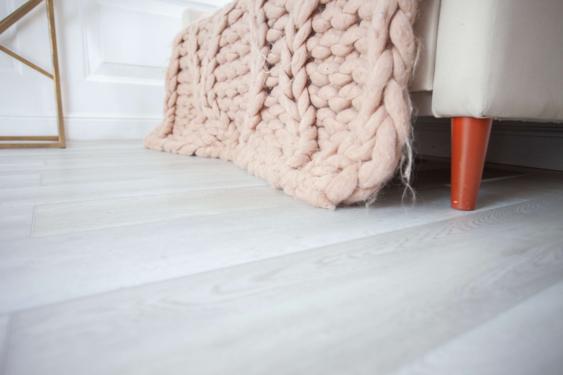 Усовершенствованная кварц-виниловая плитка «Damy Floor» Дуб Зимний (1227*187*2,5 мм) — купить в Березовском