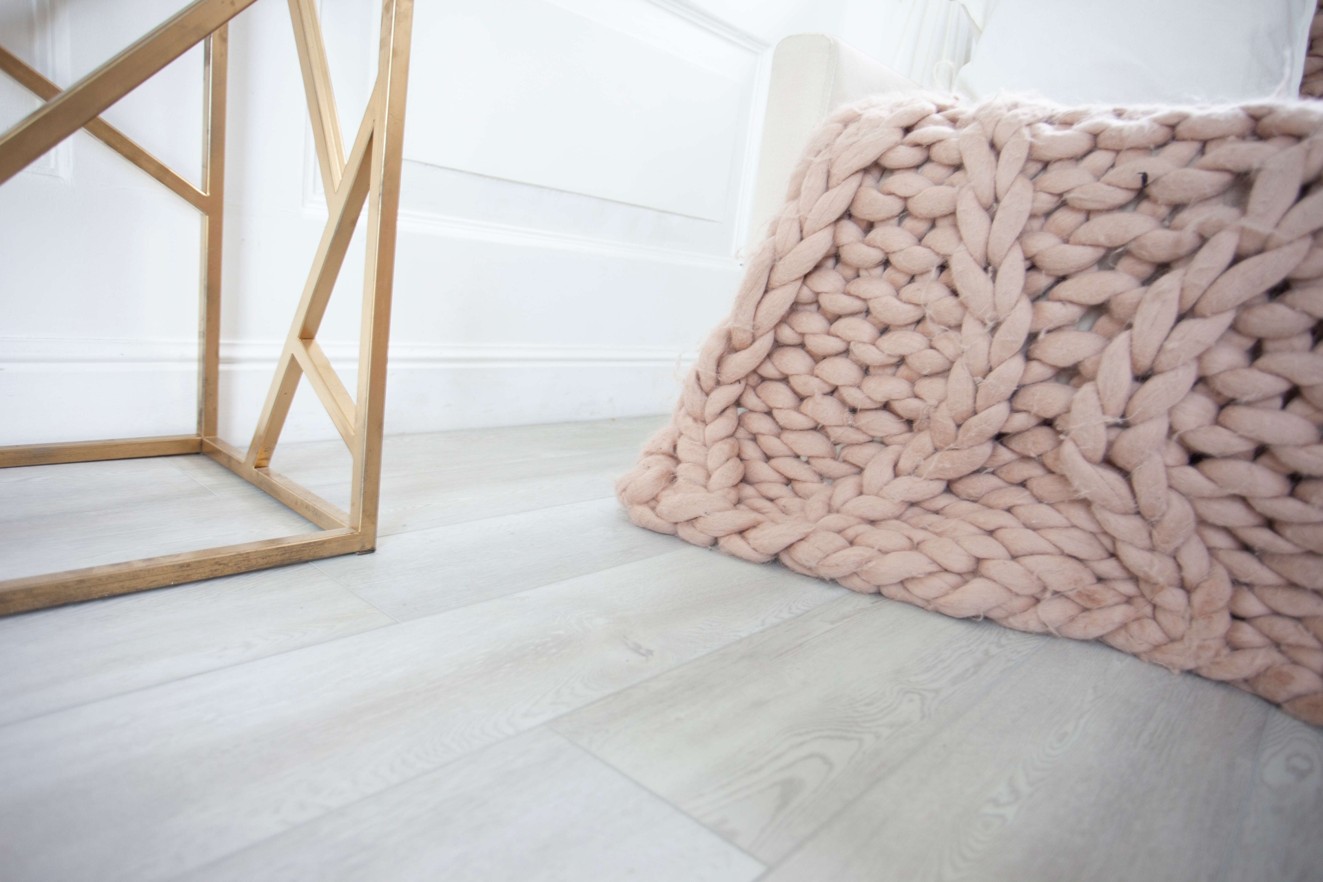 Усовершенствованная кварц-виниловая плитка «Damy Floor» Дуб Зимний (1227*187*2,5 мм) — купить в Березовском