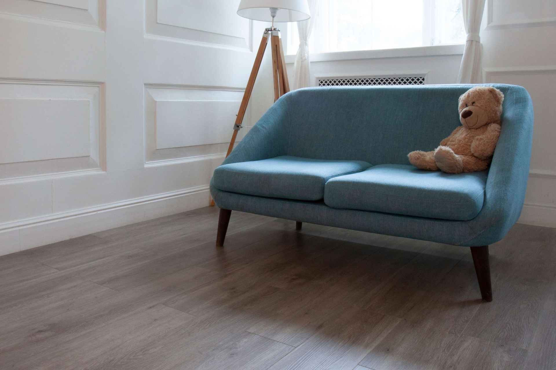 Усовершенствованная кварц-виниловая плитка «Damy Floor» Дуб Горный (1227*187*2,5 мм) — купить в Березовском