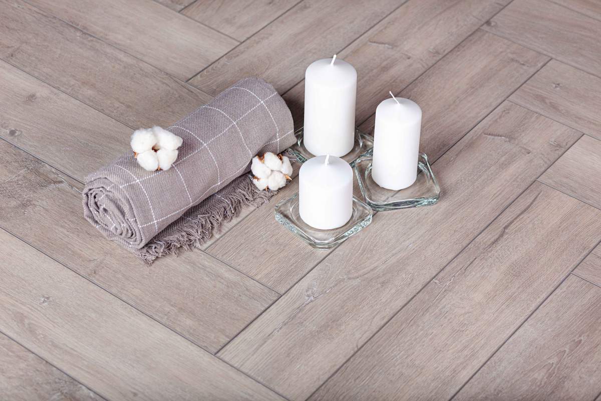 Замковая ПВХ плитка "Aberhof" Carmelita 1682 (615*123*5 мм) — купить в Березовском