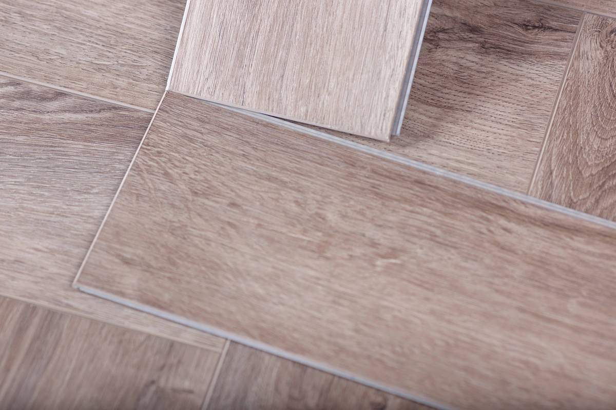 Замковая ПВХ плитка "Aberhof" Carmelita 2626 (615*123*5 мм) — купить в Березовском